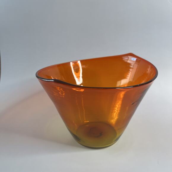 Vintage Blenko Amberina Glass Salad Bowl-Tangerine Glow-Smooth Sides-2 Bubbles - Picture 3 of 8